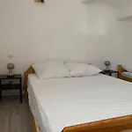 Maisonnette Chaleureuse Au Pied Du Port *