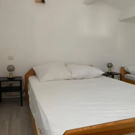 Maisonnette Chaleureuse Au Pied Du Port *