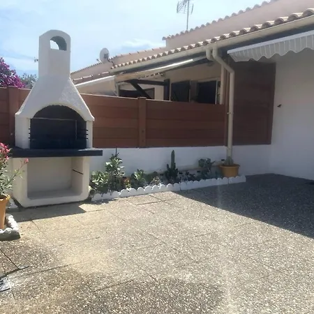 Maisonnette Chaleureuse Au Pied Du Port Leucate