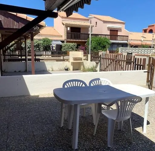 Maisonnette Chaleureuse Au Pied Du Port Дом отдыха *