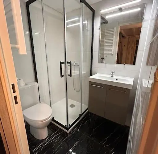 Maisonnette Chaleureuse Au Pied Du Port Лёкат